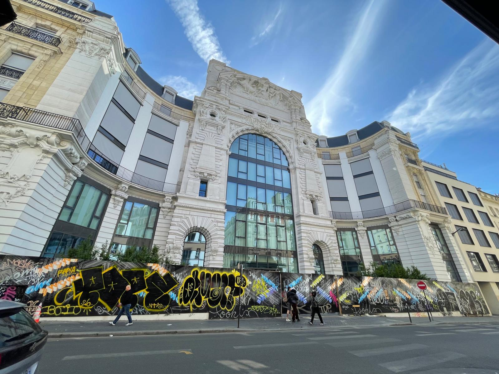 Projet WOW achevé : La renaissance des anciens Grands magasins Dufayel à Paris 18ème par Vinci Immobilier